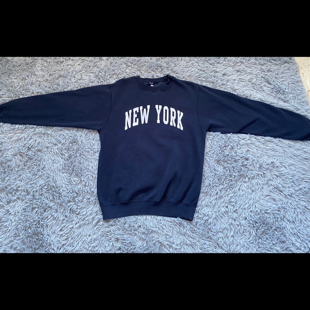 Brandy Melville J-Galt Pullover